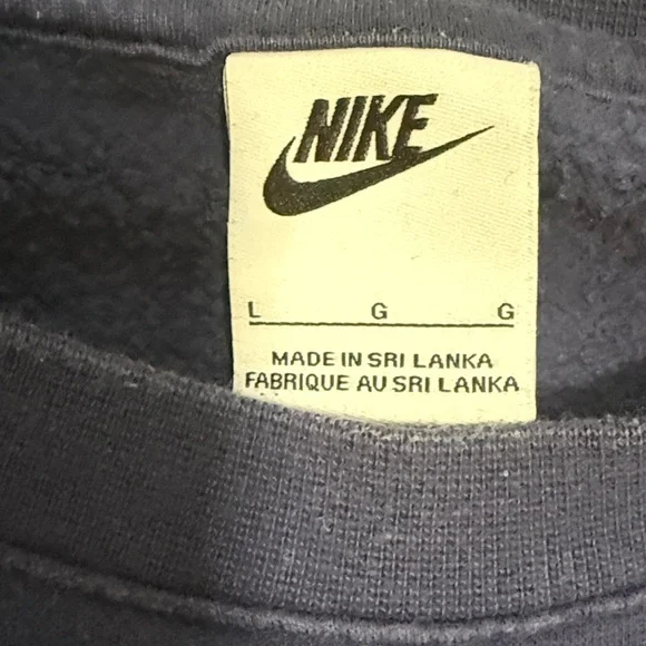 7. Nike Women's Navy Blue Crewneck Sweatshirt - Picture 3 of 9